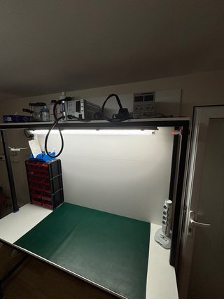 Mesa para taller de reparación electrónica