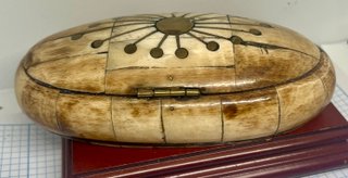Caja antigua hueso y bronce