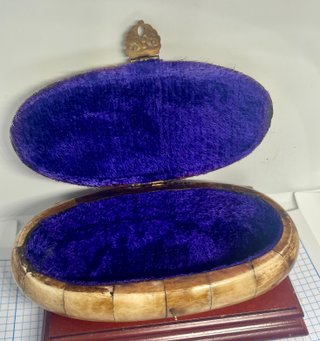 Caja antigua hueso y bronce