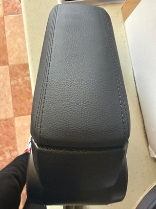 Reposabrazos modelos VAG con tapa de polipiel