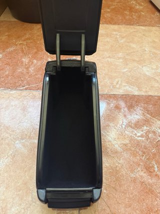 Reposabrazos modelos VAG con tapa de polipiel