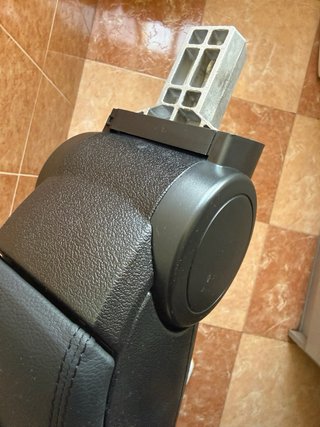 Reposabrazos modelos VAG con tapa de polipiel