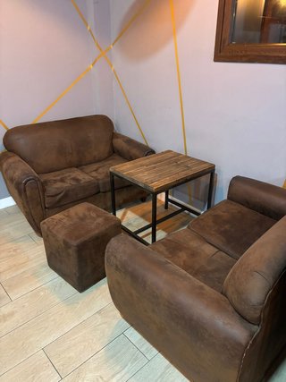 Conjunto 2 Sofás + Mesa + Puff Marrón