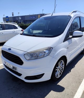 Ford E-Tourneo Courier  1.5 TDCI TITANIUM