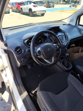 Ford E-Tourneo Courier  1.5 TDCI TITANIUM