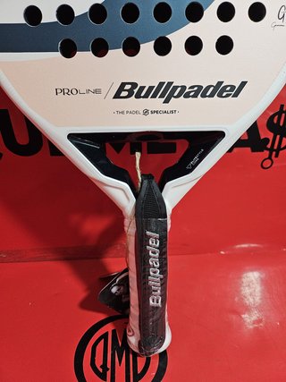 Pala de Pádel BullPadel Elite W 2025, Nueva.