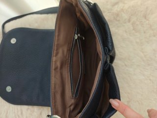 Bolso de hombro azul oscuro