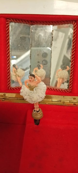 JOYERO MUSICAL VONTAJE CON DISEÑO DE BAILARINA