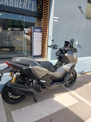 Honda ADV 350 Gris
