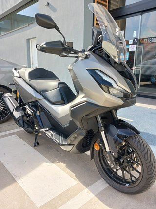 Honda ADV 350 Gris