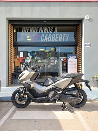 Honda ADV 350 Gris