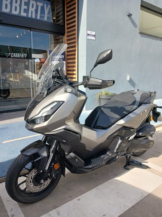 Honda ADV 350 Gris