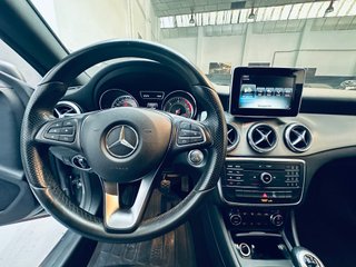 Mercedes-Benz Clase CLA 2015