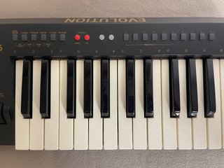 Teclado MIDI Evolution MK125