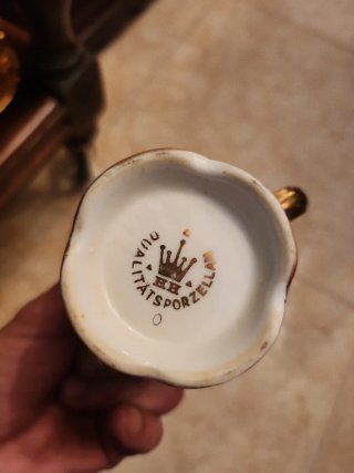 Varios juegos de té Bababria bañados en oro