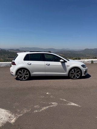Volkswagen Golf GTI ORYX WHITE