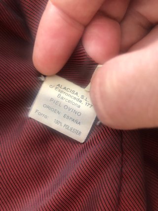 Chaqueta de piel color vino
