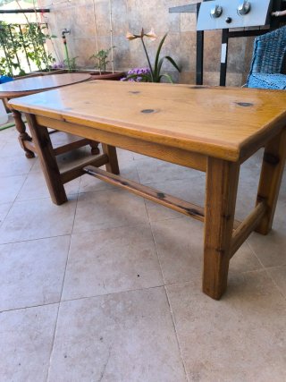 Mesa auxiliar madera maciza robusta