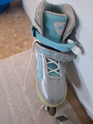 Patines en línea plateados y azules talla 40