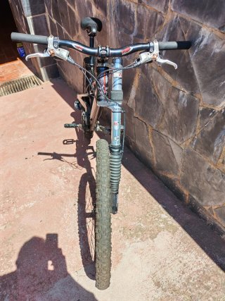 Bicicleta de doble suspensión Cannondale