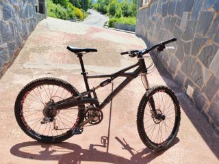 Bicicleta de doble suspensión Cannondale