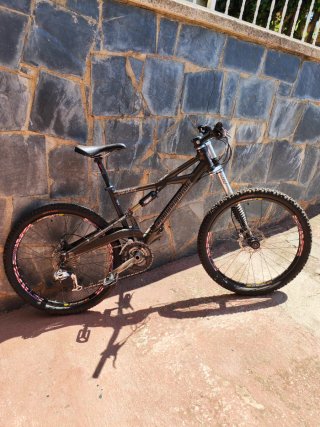 Bicicleta de doble suspensión Cannondale