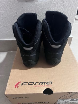 Botas Moto Mujer Forma Negras y Rosas