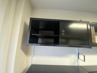 Estanterías metálicas negras para oficina