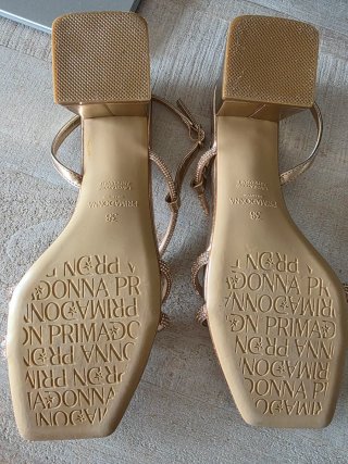 Sandalias doradas Primadonna pedrería