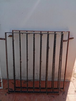 Lote de 5 rejas de hierro para ventanas