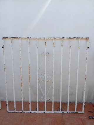 Lote de 5 rejas de hierro para ventanas