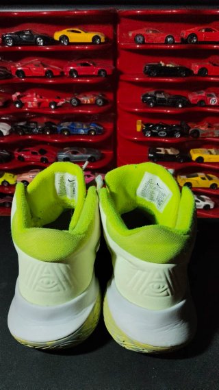 Nike Kyrie Flytrap 4 Barely Volt