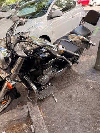 Suzuki Intruder C800 Negra