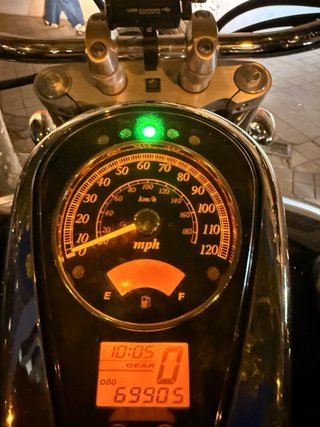 Suzuki Intruder C800 Negra