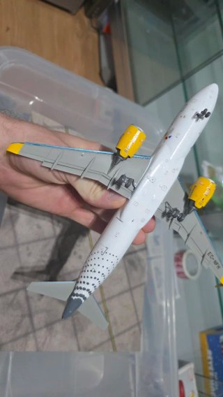 Maqueta Avión Vueling A320 Escala 1:144