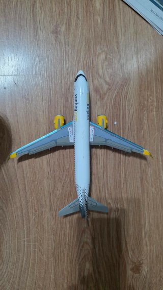 Maqueta Avión Vueling A320 Escala 1:144