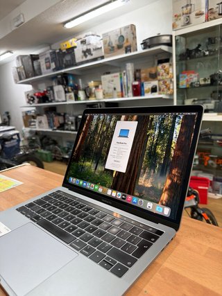 MacBook Pro 13” 2019 i5 8GB RAM 256GB SSD