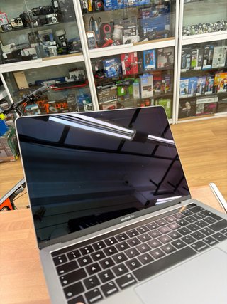 MacBook Pro 13” 2019 i5 8GB RAM 256GB SSD