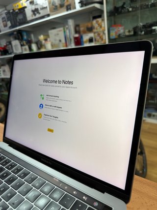MacBook Pro 13” 2019 i5 8GB RAM 256GB SSD