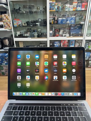 MacBook Pro 13” 2019 i5 8GB RAM 256GB SSD