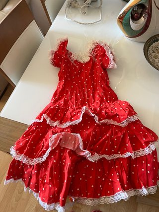 Traje de flamenca rojo con lunares blancos