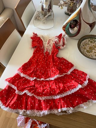 Traje de flamenca rojo con lunares blancos