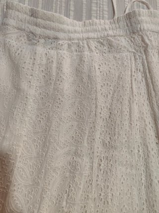 Falda larga blanca calada