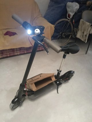 Patinete Eléctrico + sillín nuevo