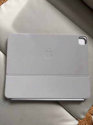 Magic Keyboard 13” Apple