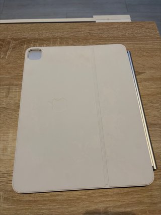 Magic Keyboard 13” Apple