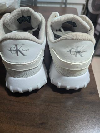 Zapatillas Calvin Klein Beige y Blancas