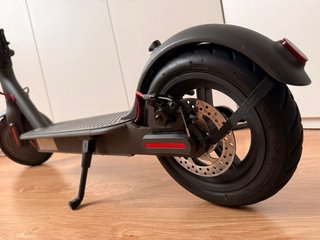 Patinete Xiaomi + Casco y Accesorios