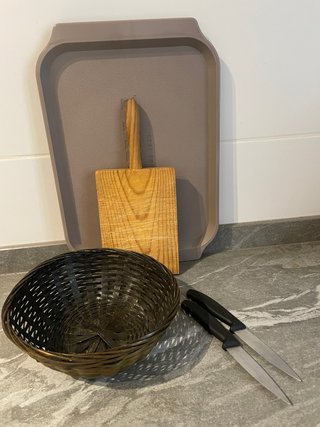 Set Cucina: Vassoio, Cesto e Coltelli