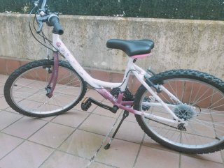 Bicicleta Niña Blanca y Morada